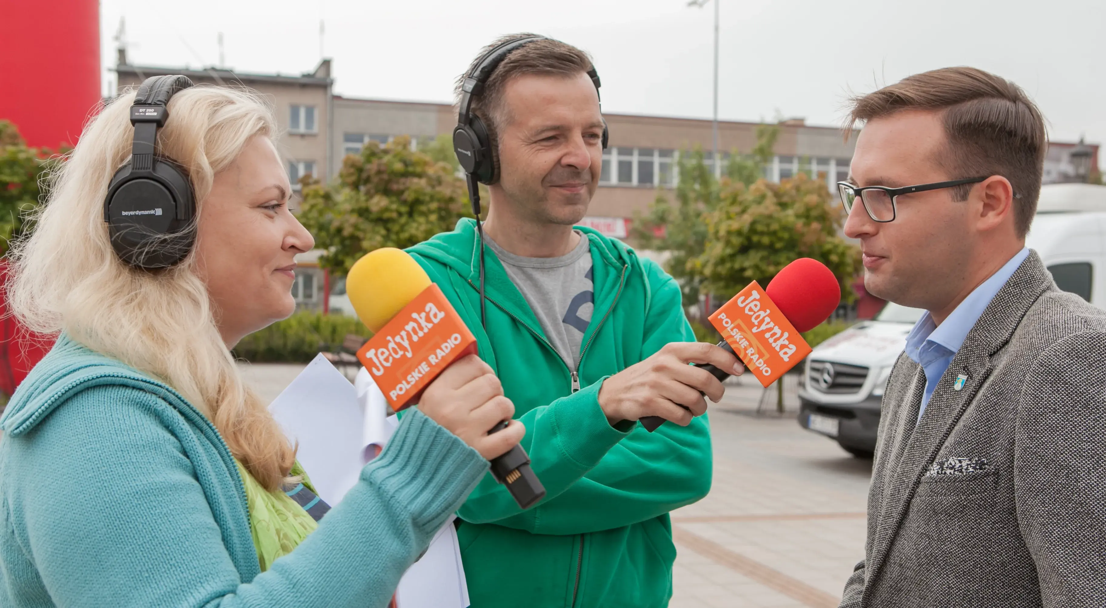 Sława Bieńczycka i Bogdan Sawicki rozmawiają z prezydentem Ciechanowa Krzysztofem Kosińskim