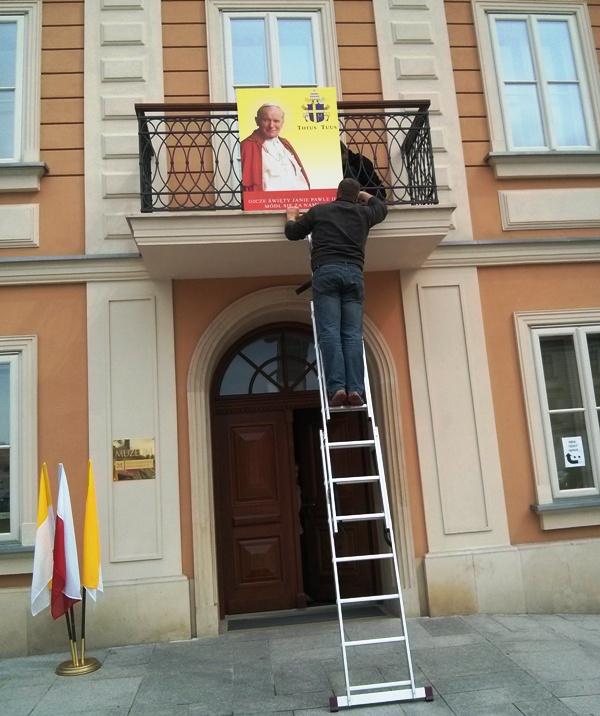 Wejście do domu-muzem Jana Pawła II w Wadowicach